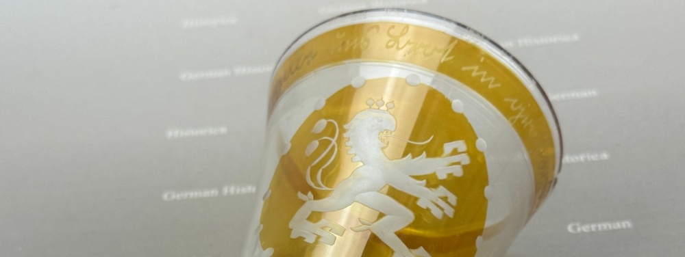 Ein Glas als Zeitzeuge – Erinnerungsstück an den Anschluss des Sudetenlandes 1938