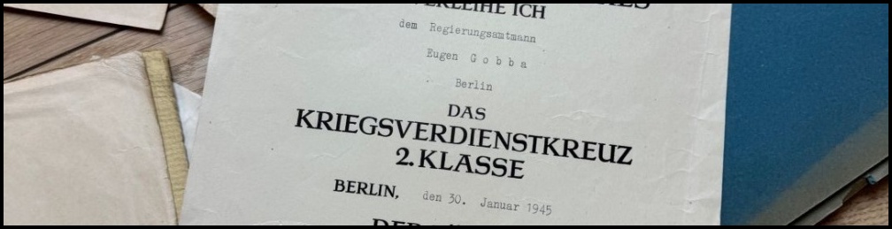 Kriegsverdienstkreuz-Verleihungsurkunde eines Konsulatssekretärs im Diplomatischen Dienst