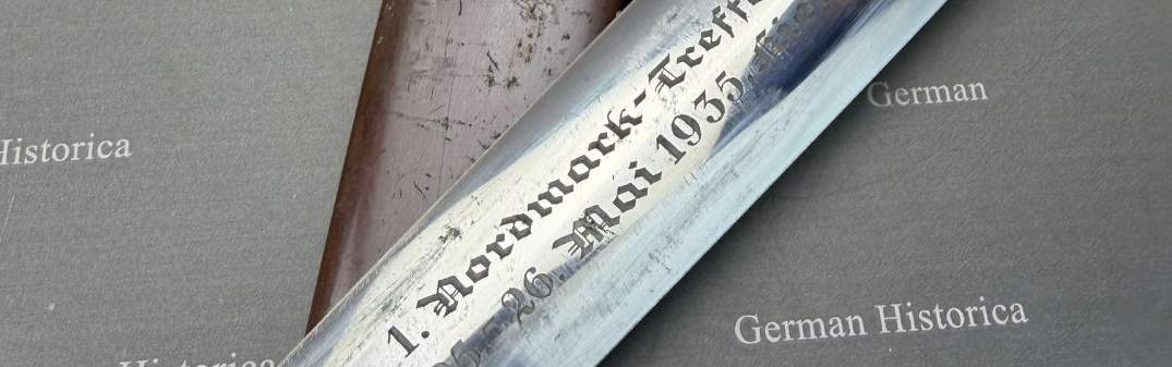 Ein SA-Dolch mit Widmung zum 1. Nordmark-Treffen 1935 in Kiel